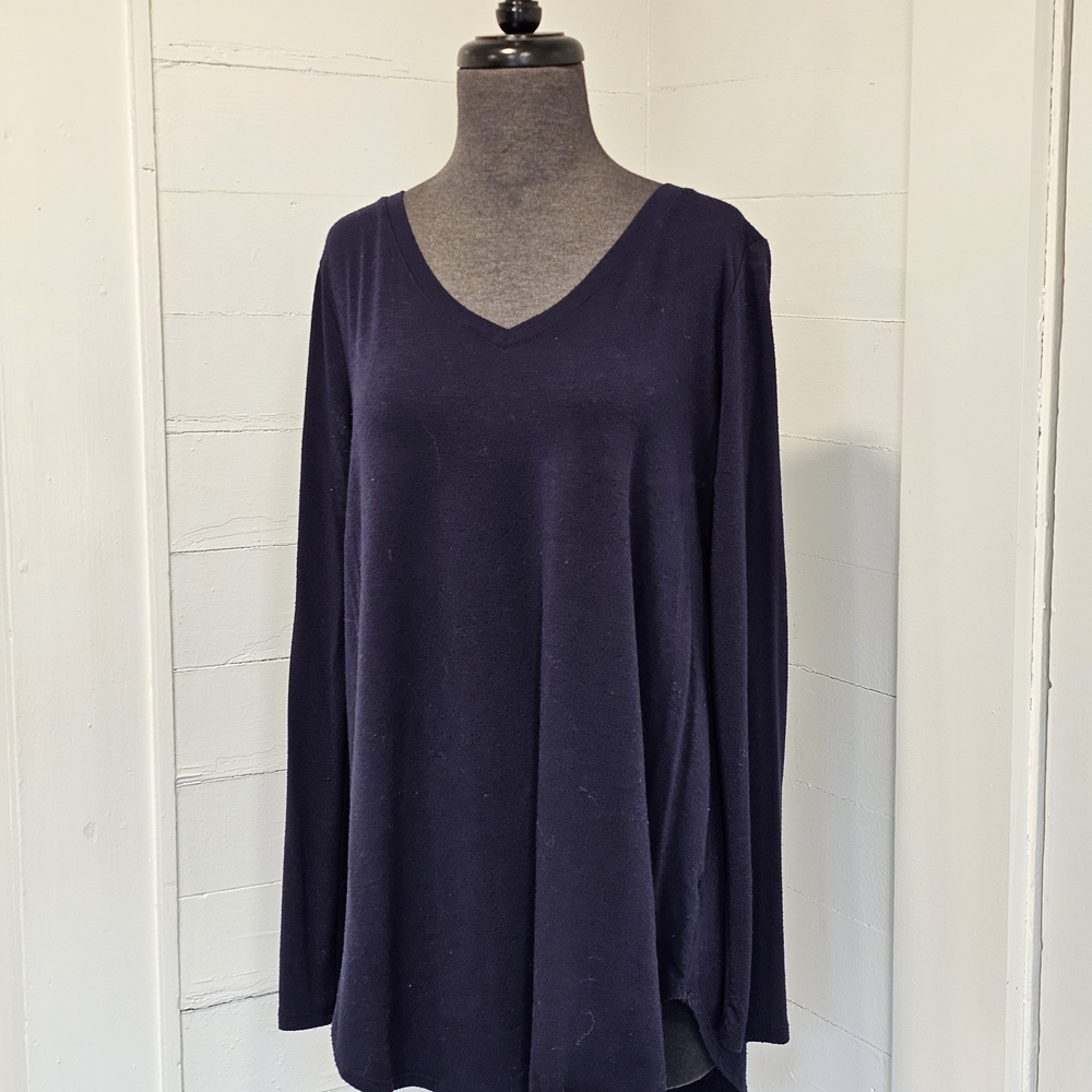 Elegant Navy V-Neck Women's Top